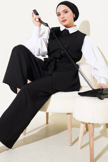 Gül Aksesuarlı Yelekli İkili Takım Siyah - İkili Takım