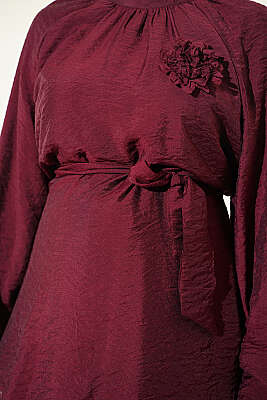 Gül Broşlu Belden Bağcıklı Tunik Bordo - Tunik