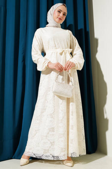 Gül Dantelli Kuşaklı Elbise Ekru - Elbise