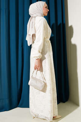 Gül Dantelli Kuşaklı Elbise Ekru - Tesettür Elbise