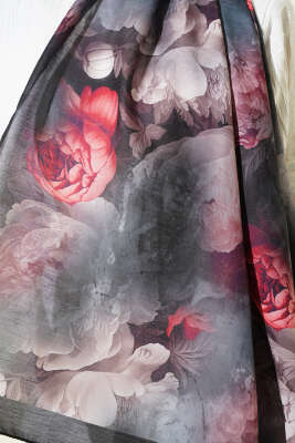 Gül Desenli Soft Şal Siyah - Başörtüsü