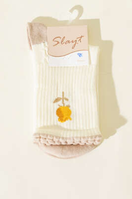 Gül Detaylı Kadın Soket Çorap Ekru - SLAYT