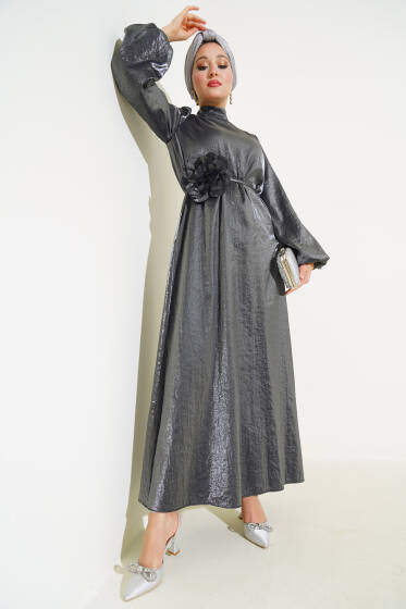 Gül Detaylı Parlak Elbise Füme - Elbise