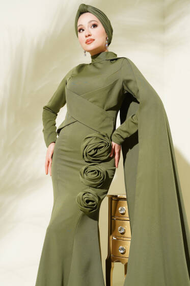 Gül Detaylı Pelerinli Abiye Elbise Haki - Elbise