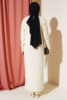 Gül Detaylı Triko Elbise Bej - Tesettür Elbise