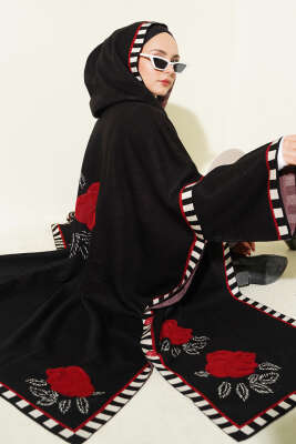 Gül Nakışlı Çizgi Detaylı Panço Siyah - ULUDAĞ TRİKO