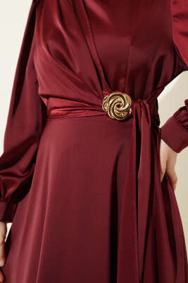 Gül Tokalı Saten Abiye Elbise Bordo - Elbise