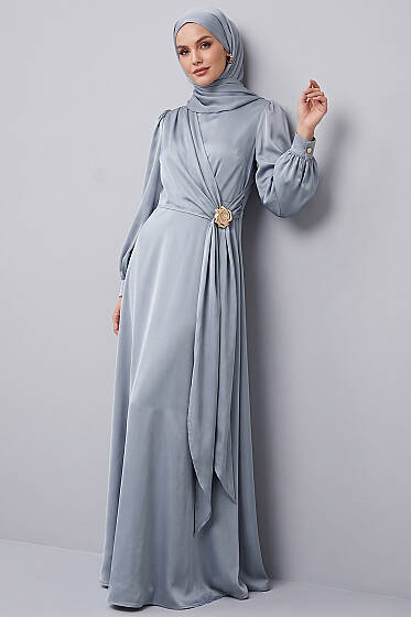 Gül Tokalı Saten Abiye Elbise Gri - Elbise