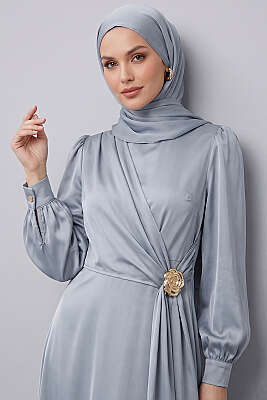 Gül Tokalı Saten Abiye Elbise Gri - Elbise