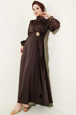 Gül Tokalı Saten Abiye Elbise Kahve - Elbise