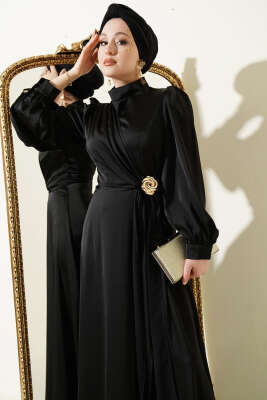 Gül Tokalı Saten Abiye Elbise Siyah - Elbise