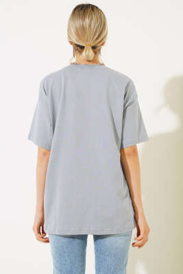 Gülen Yüz Nakışlı T-shirt Gri - Kadın Giyim Modelleri