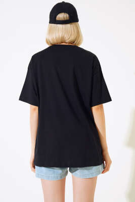 Gülen Yüz Nakışlı T-shirt Siyah - Kadın Giyim Modelleri