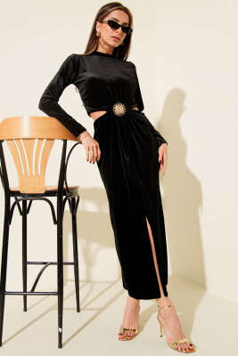 Güneş Aksesuarlı Yırtmaçlı Kadife Elbise Siyah - Günün Seçilenleri