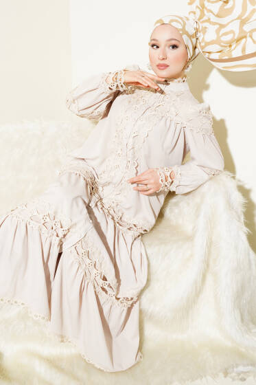 Güpürlü Boydan Düğmeli Elbise Bej - Elbise