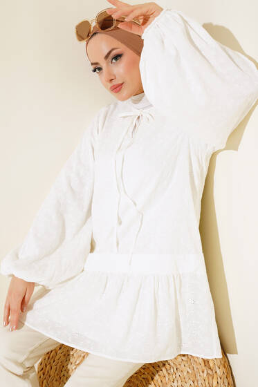 Güpürlü Çiçek Desenli Tunik Beyaz - Tunik