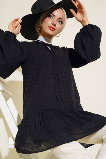 Güpürlü Çiçek Desenli Tunik Siyah - Tunik