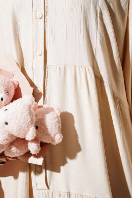 Hakim Yaka Düğmeli Kat Kat Elbise Bej - Tesettür Elbise