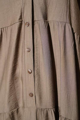 Hakim Yaka Düğmeli Kat Kat Elbise Kahve - Tesettür Elbise