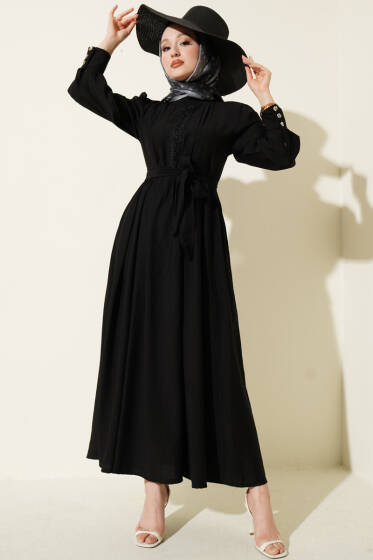 Hakim Yaka Güpürlü Kuşaklı Elbise Siyah - Elbise
