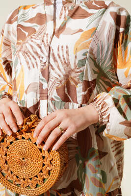 Hakim Yaka Tropik Desen Elbise Kahve - Tesettür Elbise