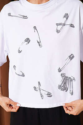 İğne Baskılı Basic T-shirt Beyaz - Kadın Giyim Modelleri