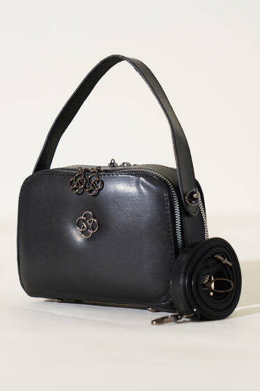 İki Bölmeli Fermuarlı Kare Çanta Siyah - Kol Çantası