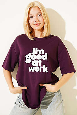 I'm Good in Work Nakışlı T-shirt Mürdüm - HELLIE