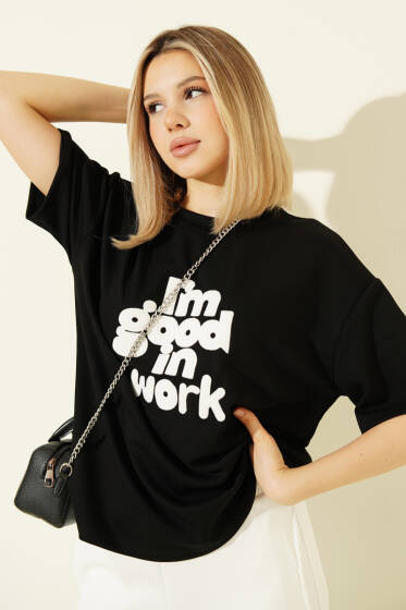 I'm Good in Work Nakışlı T-shirt Siyah - Kadın Giyim Modelleri