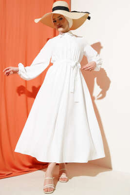 İnce Çizgili Bel Lastikli Yarım Düğmeli Elbise Beyaz 