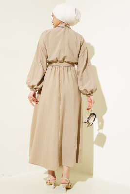 İnce Çizgili Bel Lastikli Yarım Düğmeli Elbise Vizon - Tesettür Elbise