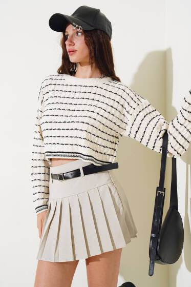 İnce Çizgili Crop Triko Kazak Ekru - Yeni Giyim