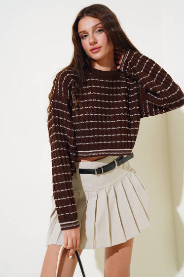İnce Çizgili Crop Triko Kazak Kahve - Yeni Giyim