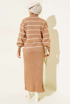 İnce Çizgili Jile Elbise Triko Takım Büsküvi - Triko İkili Takım