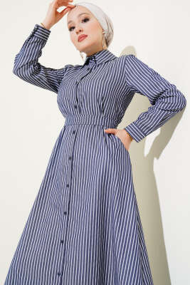 İnce Çizgili Kuşaklı Düğmeli Elbise Lacivert - Tesettür Elbise