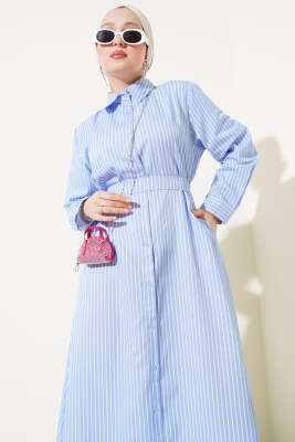 İnce Çizgili Kuşaklı Düğmeli Elbise Mavi - Tesettür Elbise