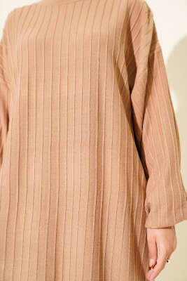 İnce Çizgili Salaş Triko Elbise Camel - Elbise