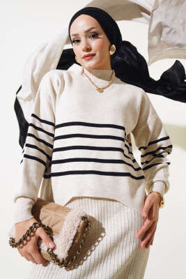 İnce Çizgili Triko Jileli İkili Takım Bej - Triko İkili Takım