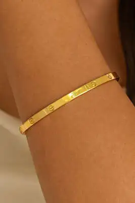 İnce Desenli Kelepçe Gold - Bileklik