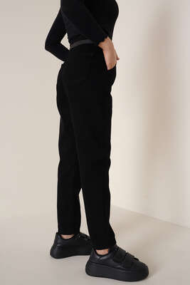 İnce Kemerli Dar Paça Pantolon Siyah - Pantolon