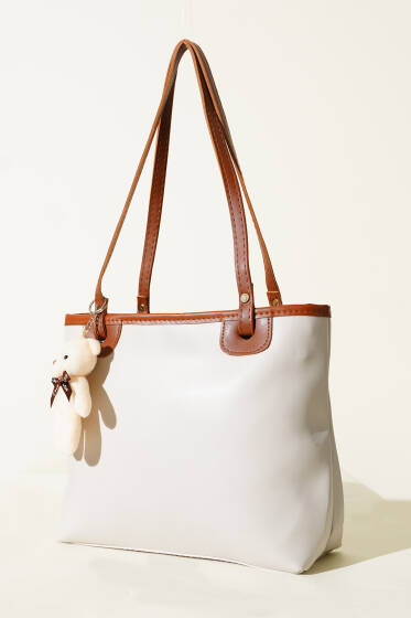 İnce Kulplu Ayıcık Aksesuarlı Çanta Gri - Kol Çantası