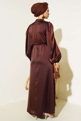 İnce Kuşaklı Kol Lastikli Saten Elbise Kahve - Tesettür Elbise