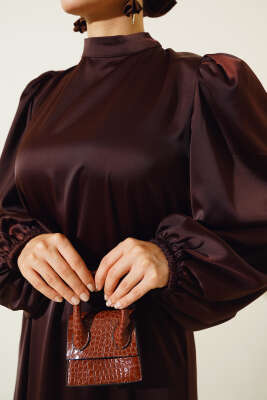 İnce Kuşaklı Kol Lastikli Saten Elbise Kahve - Tesettür Elbise