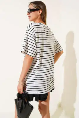 İnce Yatay Çizgili Basic T-shirt Siyah - Kadın Giyim Modelleri