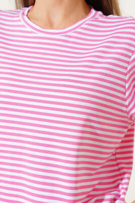 İnce Yatay Çizgili T-shirt Pembe - Kadın Giyim Modelleri