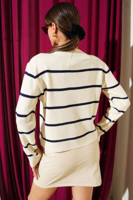 İnce Yatay Çizgili Triko Hırka Bej Lacivert - Kadın Giyim Modelleri