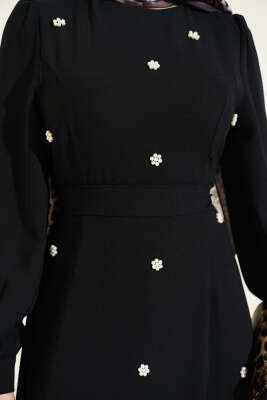 İnci Çiçekli Kuşaklı Elbise Siyah - Elbise