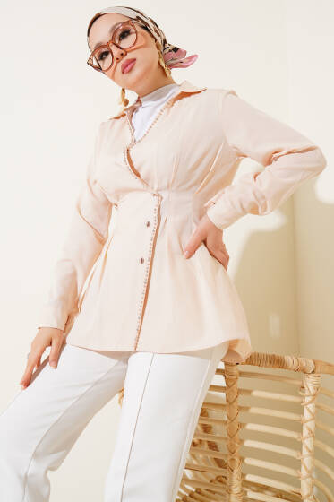 İnci Detaylı Belden Pileli Gömlek Bej - Gömlek
