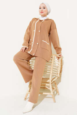 İnci Düğmeli Triko İkili Takım Latte - Triko İkili Takım