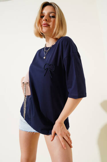 İnci Fiyonklu T-shirt Lacivert - Kadın Giyim Modelleri